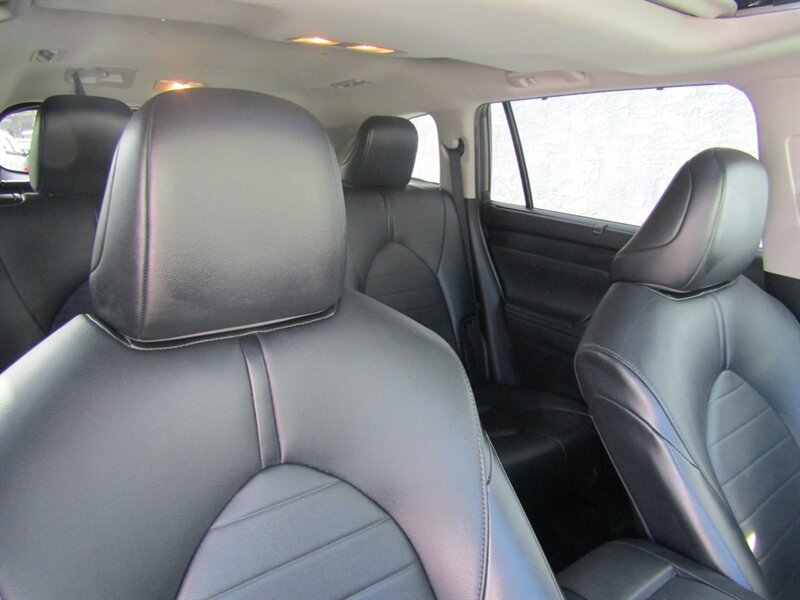 2021 Toyota Highlander XLE,NAV,DR ASST.PAG,TECH PKG,HUD,SILVER CERTIFIED - Photo 19 - Haddon Twp, NJ 08107