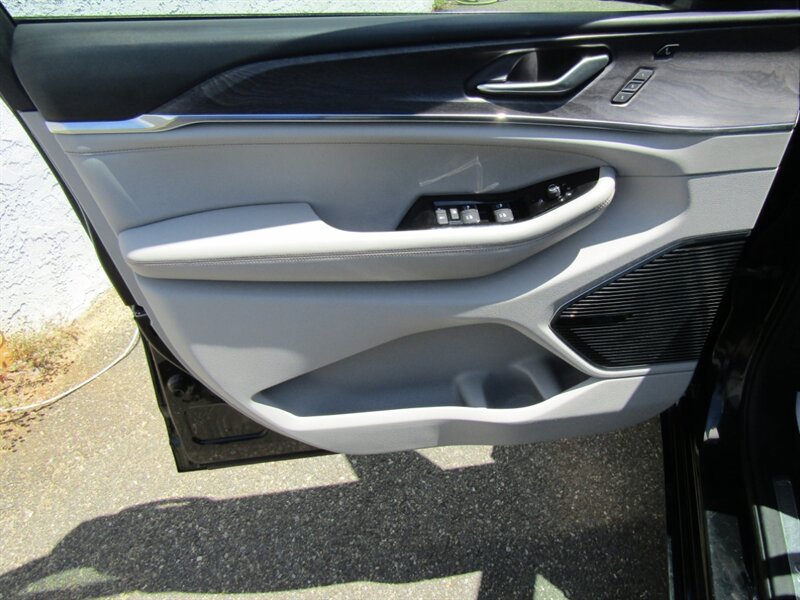 2022 Jeep Grand Cherokee L 4X4,OVERLAND,LUX TECH PKG,PANO,SILVER CERTIFIED - Photo 11 - Haddon Twp, NJ 08107