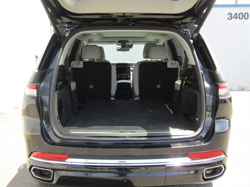 2022 Jeep Grand Cherokee L 4X4,OVERLAND,LUX TECH PKG,PANO,SILVER CERTIFIED - Photo 9 - Haddon Twp, NJ 08107