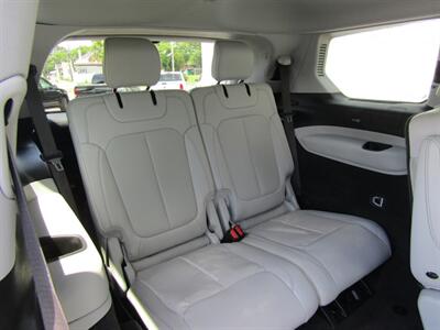 2022 Jeep Grand Cherokee L 4X4,OVERLAND,LUX TECH PKG,PANO,SILVER CERTIFIED - Photo 20 - Haddon Twp, NJ 08107