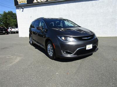 2018 Chrysler Pacifica Touring L   - Photo 1 - Haddon Twp, NJ 08107