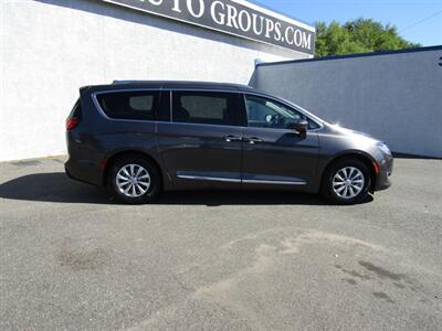 2018 Chrysler Pacifica Touring L   - Photo 8 - Haddon Twp, NJ 08107