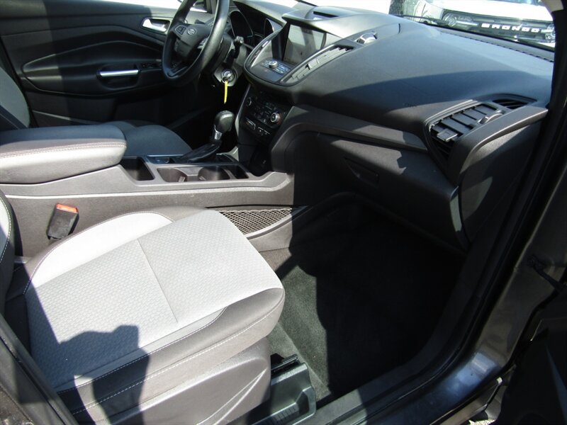 2017 Ford Escape SE photo 22