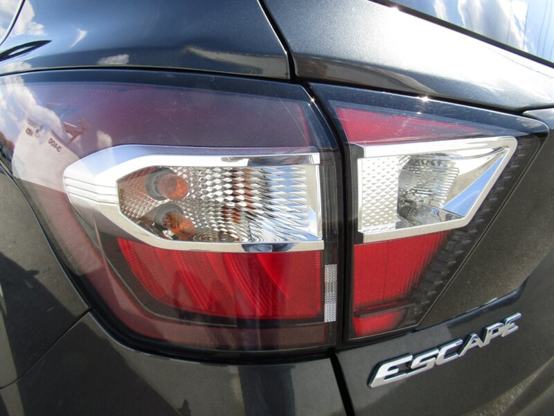 2017 Ford Escape SE photo 15