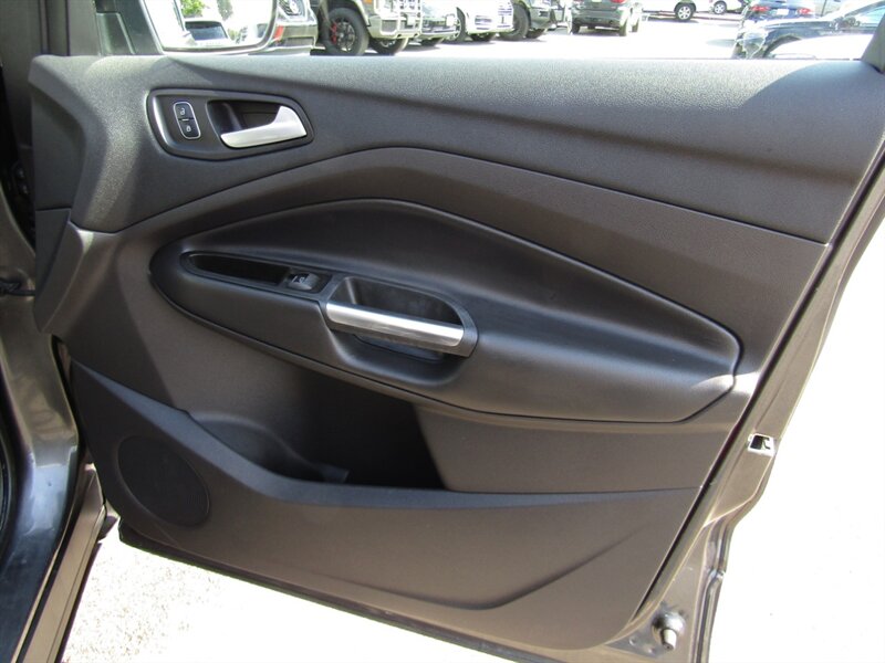 2017 Ford Escape SE photo 23