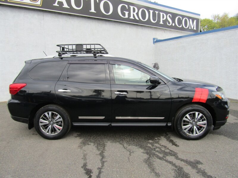 2017 Nissan Pathfinder SL,NAV,TECH PKG,DR.ASST PKG,RVC,SILVER CERTIFIED - Photo 8 - Haddon Twp, NJ 08107