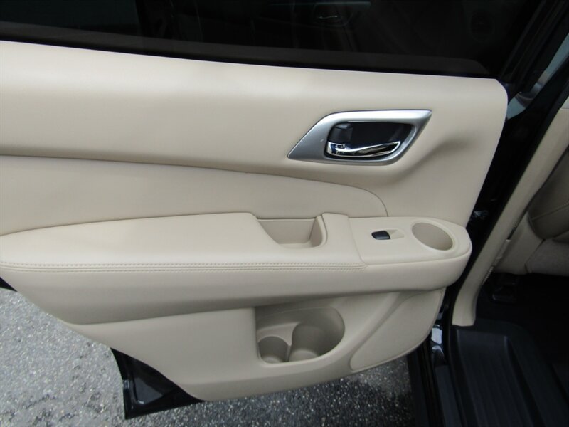 2017 Nissan Pathfinder SL,NAV,TECH PKG,DR.ASST PKG,RVC,SILVER CERTIFIED - Photo 39 - Haddon Twp, NJ 08107