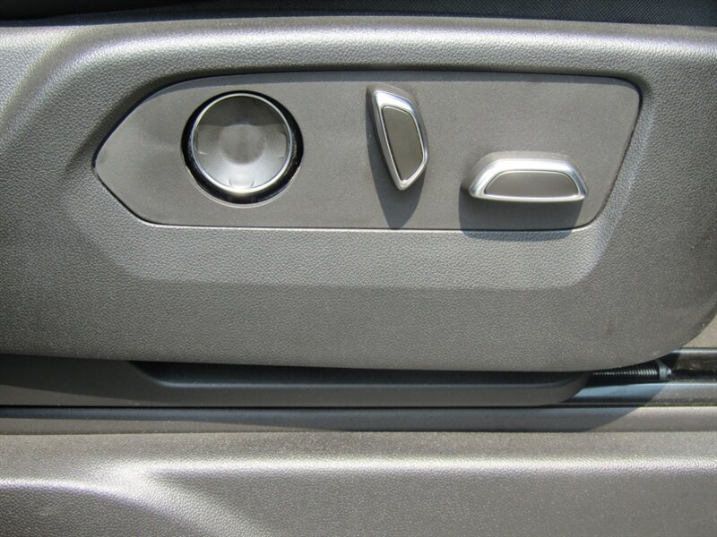 2021 Cadillac Escalade Premium Luxury - Photo 25 - Haddon Twp, NJ 08107