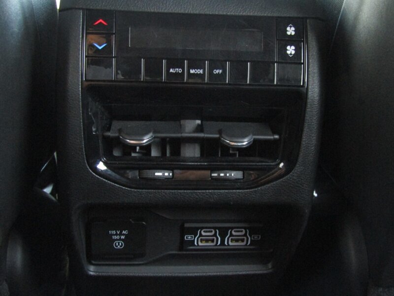 2024 Jeep Grand Cherokee L ALTITUDE,DR.ASST PKG,TECH PKG,RVC,SILVER CERTIFIED - Photo 34 - Haddon Twp, NJ 08107