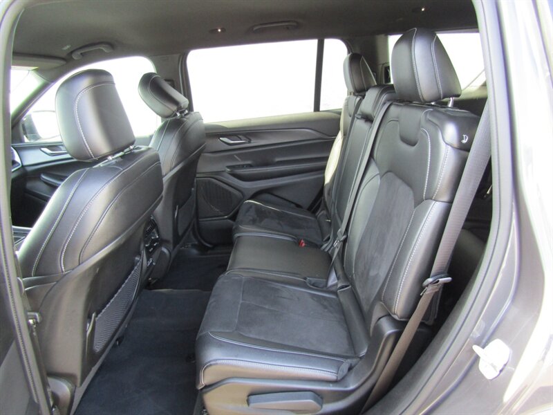 2024 Jeep Grand Cherokee L ALTITUDE,DR.ASST PKG,TECH PKG,RVC,SILVER CERTIFIED - Photo 16 - Haddon Twp, NJ 08107