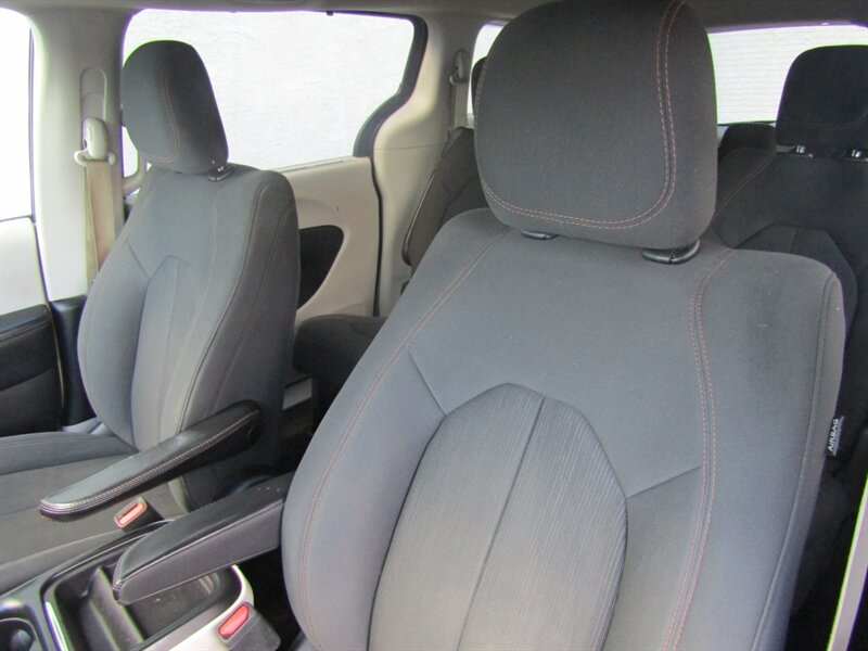 2019 Chrysler Pacifica TOURING,NAV,DVD,PWR PKG,CONV PKG,SILVER CERTIFIED - Photo 17 - Haddon Twp, NJ 08107