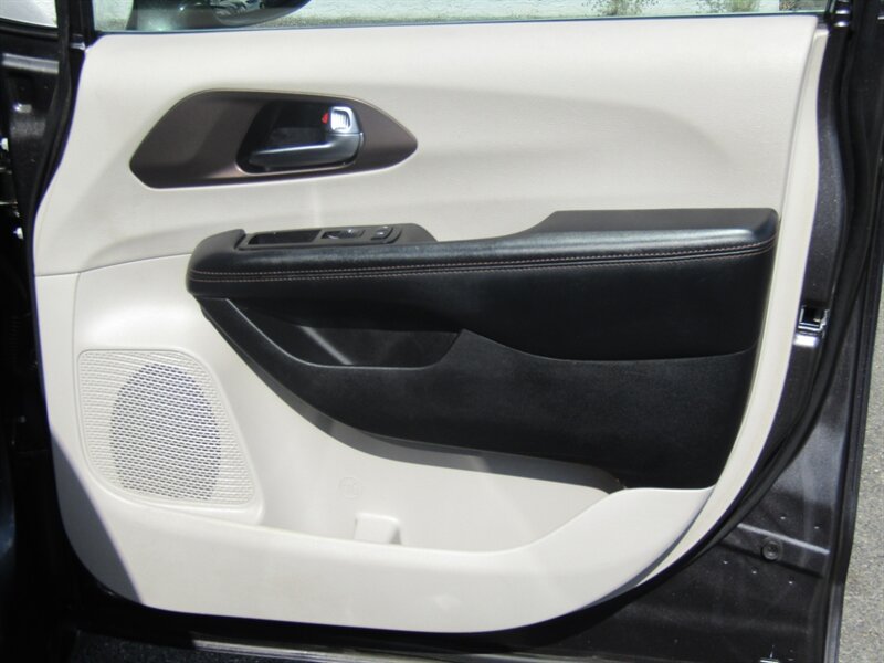 2019 Chrysler Pacifica TOURING,NAV,DVD,PWR PKG,CONV PKG,SILVER CERTIFIED - Photo 25 - Haddon Twp, NJ 08107