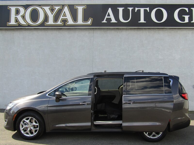 2019 Chrysler Pacifica TOURING,NAV,DVD,PWR PKG,CONV PKG,SILVER CERTIFIED - Photo 6 - Haddon Twp, NJ 08107