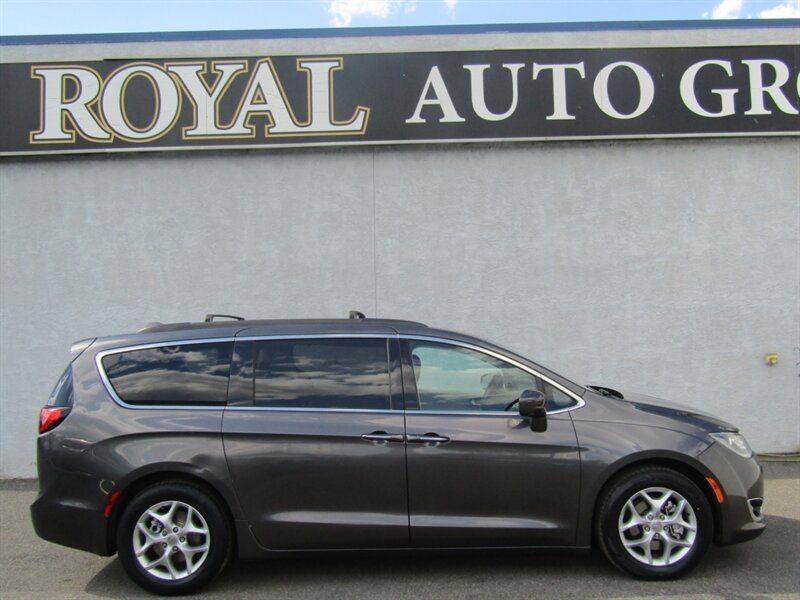 2019 Chrysler Pacifica TOURING,NAV,DVD,PWR PKG,CONV PKG,SILVER CERTIFIED - Photo 2 - Haddon Twp, NJ 08107