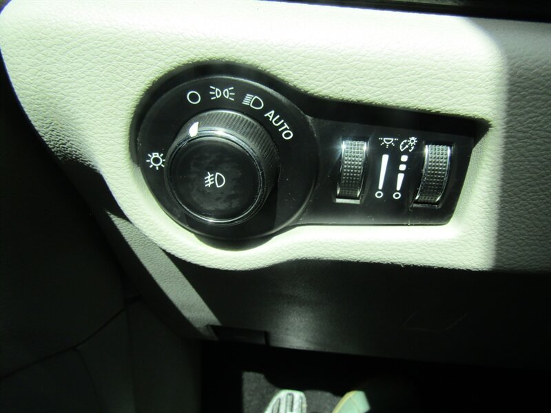 2019 Chrysler Pacifica TOURING,NAV,DVD,PWR PKG,CONV PKG,SILVER CERTIFIED - Photo 27 - Haddon Twp, NJ 08107