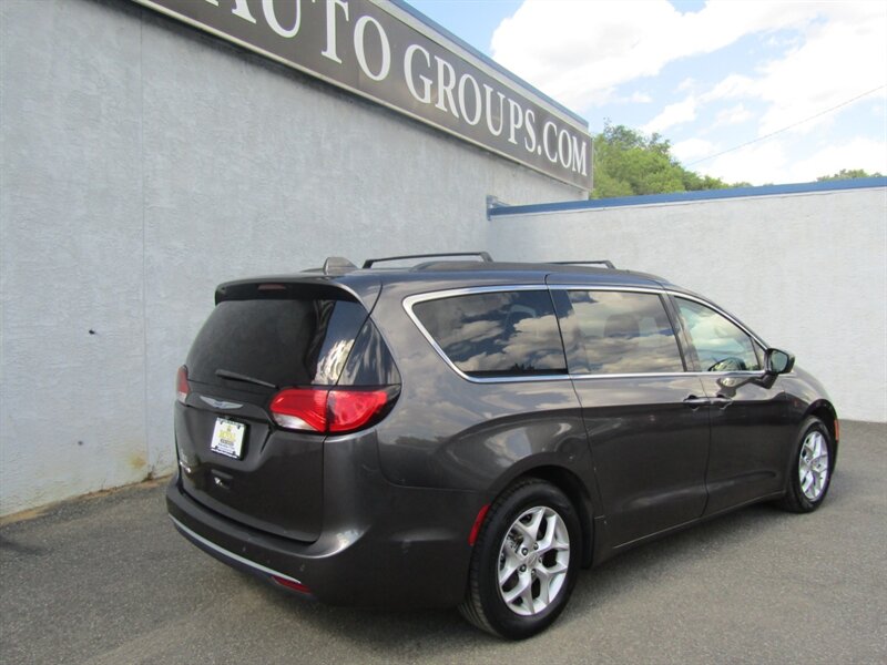 2019 Chrysler Pacifica TOURING,NAV,DVD,PWR PKG,CONV PKG,SILVER CERTIFIED - Photo 10 - Haddon Twp, NJ 08107