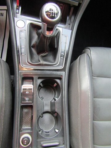 2017 Volkswagen Golf R AWD,NAV,CONV PKG,RVC,PWR PKG,SILVER CERTIFIED - Photo 31 - Haddon Twp, NJ 08107