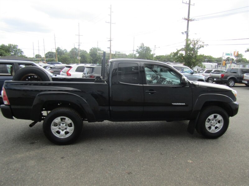 2013 Toyota Tacoma 4X4,SR5,CONV PKG,RVC,SILVER CERTIFIED - Photo 2 - Haddon Twp, NJ 08107