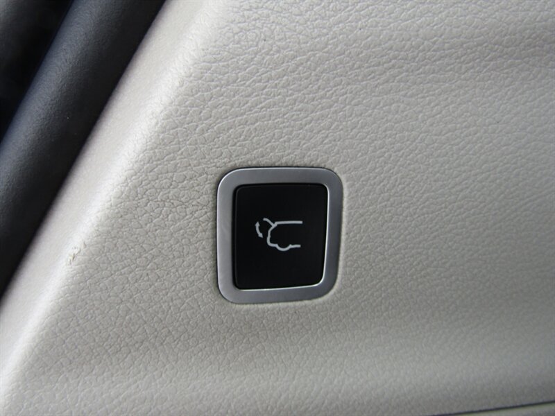 2018 Chrysler Pacifica LUX PKG,PANOROOF,TECH PKG,RVC,SILVER CERTIFIED - Photo 34 - Haddon Twp, NJ 08107