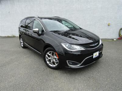 2018 Chrysler Pacifica LUX PKG,PANOROOF,TECH PKG,RVC,SILVER CERTIFIED   - Photo 1 - Haddon Twp, NJ 08107