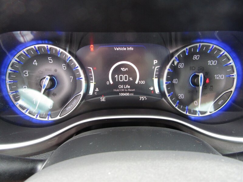 2018 Chrysler Pacifica LUX PKG,PANOROOF,TECH PKG,RVC,SILVER CERTIFIED - Photo 43 - Haddon Twp, NJ 08107