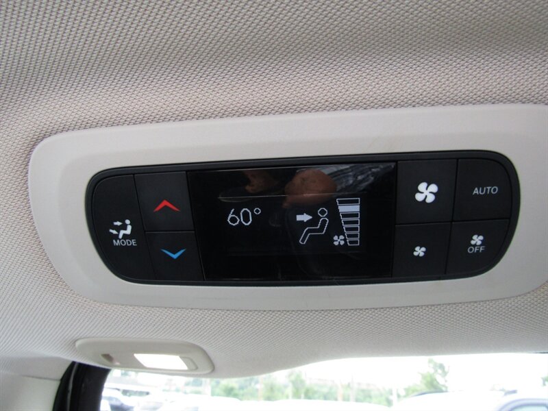 2018 Chrysler Pacifica LUX PKG,PANOROOF,TECH PKG,RVC,SILVER CERTIFIED - Photo 36 - Haddon Twp, NJ 08107