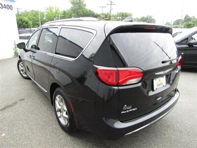 2018 Chrysler Pacifica LUX PKG,PANOROOF,TECH PKG,RVC,SILVER CERTIFIED   - Photo 5 - Haddon Twp, NJ 08107