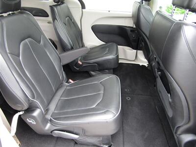 2018 Chrysler Pacifica LUX PKG,PANOROOF,TECH PKG,RVC,SILVER CERTIFIED   - Photo 28 - Haddon Twp, NJ 08107