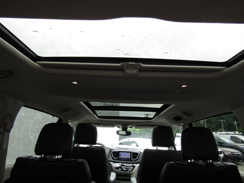 2018 Chrysler Pacifica LUX PKG,PANOROOF,TECH PKG,RVC,SILVER CERTIFIED - Photo 32 - Haddon Twp, NJ 08107