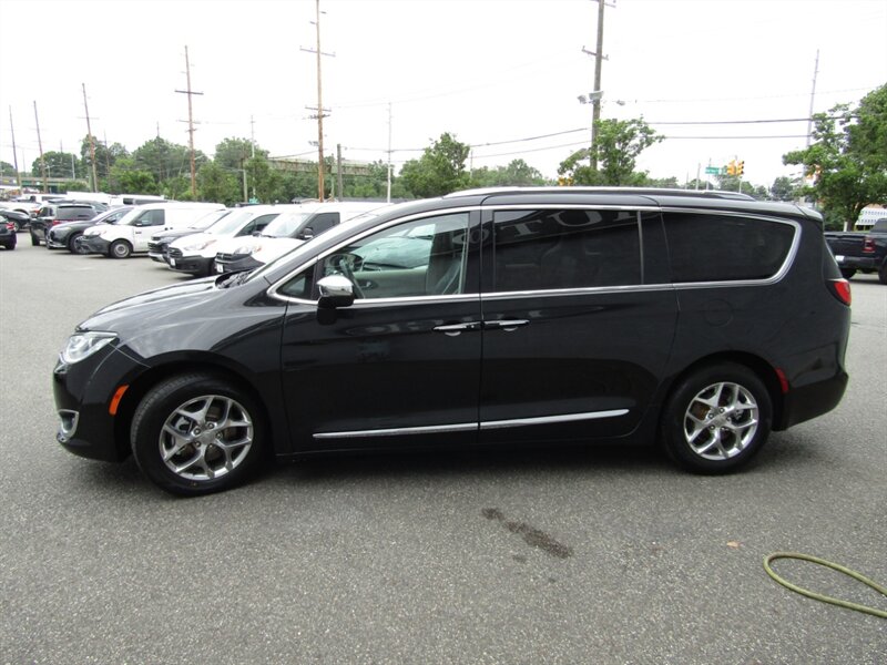 2018 Chrysler Pacifica LUX PKG,PANOROOF,TECH PKG,RVC,SILVER CERTIFIED - Photo 4 - Haddon Twp, NJ 08107