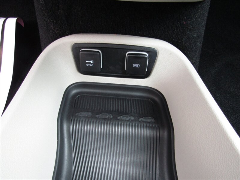 2018 Chrysler Pacifica LUX PKG,PANOROOF,TECH PKG,RVC,SILVER CERTIFIED - Photo 48 - Haddon Twp, NJ 08107