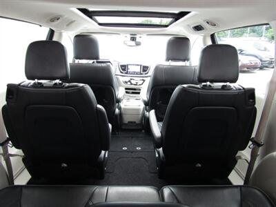 2018 Chrysler Pacifica LUX PKG,PANOROOF,TECH PKG,RVC,SILVER CERTIFIED   - Photo 31 - Haddon Twp, NJ 08107