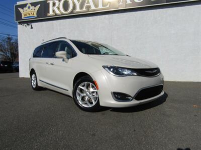 2017 Chrysler Pacifica TOURING,TECH PKG,NAV,CONV PKG,RVC,SILVER CERTIFIED   - Photo 1 - Haddon Twp, NJ 08107