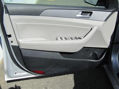2015 Hyundai SONATA CONV PKG,PWR PKG,SILVER CERTIFIED   - Photo 9 - Haddon Twp, NJ 08107