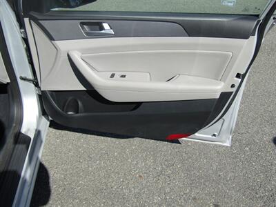 2015 Hyundai SONATA CONV PKG,PWR PKG,SILVER CERTIFIED   - Photo 19 - Haddon Twp, NJ 08107