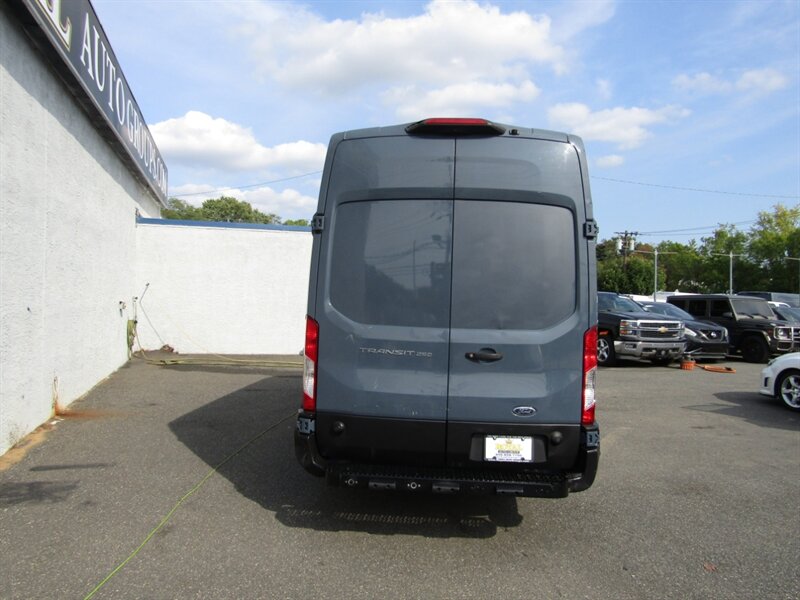 2019 Ford Transit photo 3
