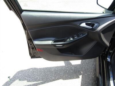 2017 Ford Focus AWD RS SPORT,NAV,CONV PKG,SILVER CERTIFIED   - Photo 32 - Haddon Twp, NJ 08107