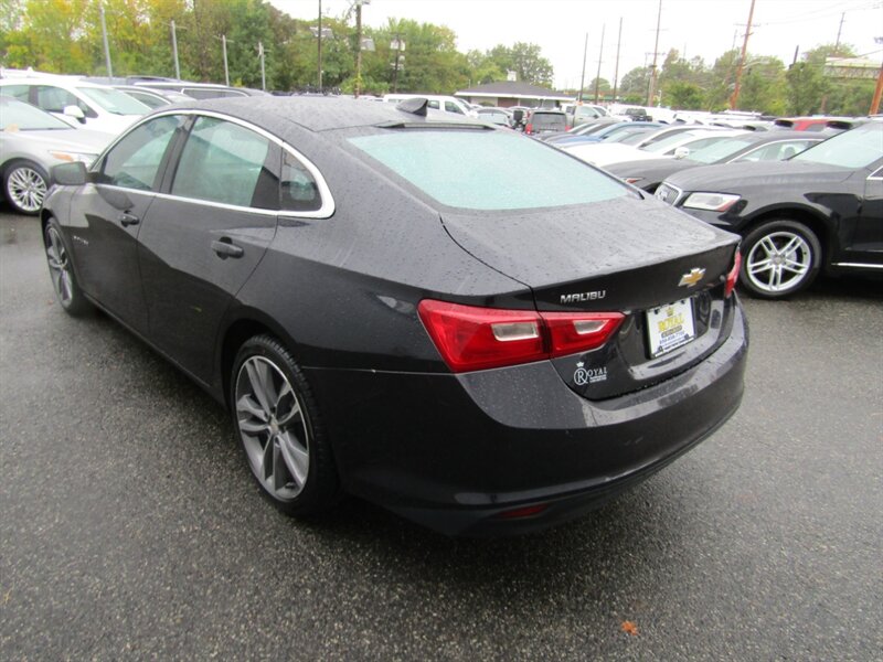 2023 Chevrolet Malibu 1LT photo 3