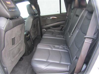 2017 Cadillac Escalade Platinum   - Photo 14 - Haddon Twp, NJ 08107