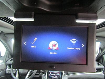 2017 Cadillac Escalade Platinum   - Photo 35 - Haddon Twp, NJ 08107