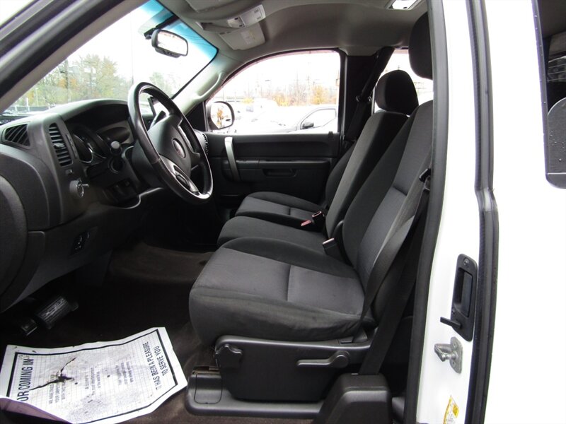 2013 GMC Sierra 2500 SLE - Photo 9 - Haddon Twp, NJ 08107