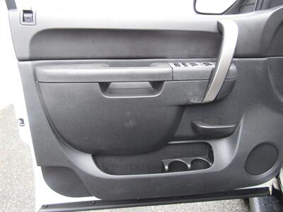 2013 GMC Sierra 2500 SLE - Photo 10 - Haddon Twp, NJ 08107