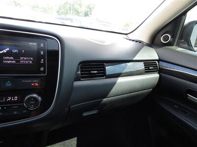 2017 Mitsubishi Outlander AWD,CONV PKG,RVC,SILVER CERTIFIED   - Photo 65 - Haddon Twp, NJ 08107