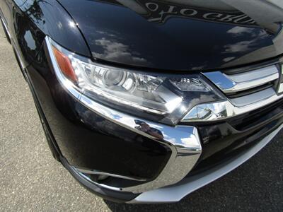 2017 Mitsubishi Outlander AWD,CONV PKG,RVC,SILVER CERTIFIED   - Photo 9 - Haddon Twp, NJ 08107