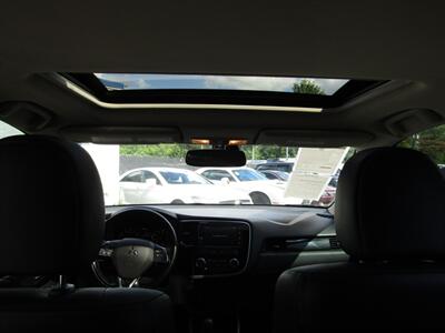 2017 Mitsubishi Outlander AWD,CONV PKG,RVC,SILVER CERTIFIED   - Photo 43 - Haddon Twp, NJ 08107