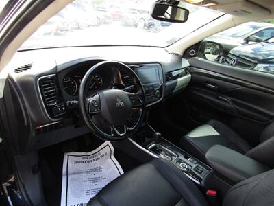 2017 Mitsubishi Outlander AWD,CONV PKG,RVC,SILVER CERTIFIED   - Photo 38 - Haddon Twp, NJ 08107