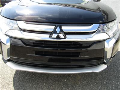 2017 Mitsubishi Outlander AWD,CONV PKG,RVC,SILVER CERTIFIED   - Photo 12 - Haddon Twp, NJ 08107