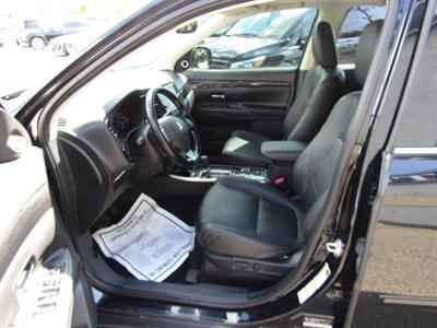 2017 Mitsubishi Outlander AWD,CONV PKG,RVC,SILVER CERTIFIED   - Photo 36 - Haddon Twp, NJ 08107