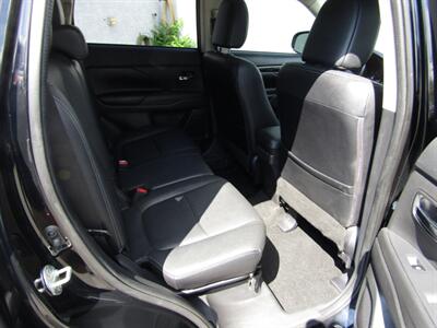 2017 Mitsubishi Outlander AWD,CONV PKG,RVC,SILVER CERTIFIED   - Photo 49 - Haddon Twp, NJ 08107