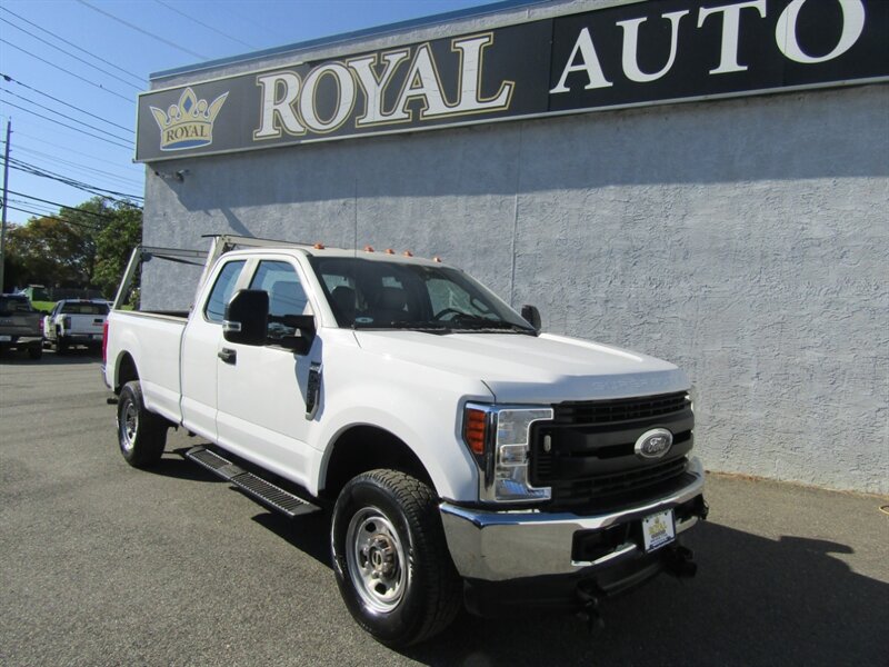 2017 Ford F-350 350, FX4,HEAVY DUTY,CONV PKG,RVC,SILVER CERTIFIED   - Photo 1 - Haddon Twp, NJ 08107